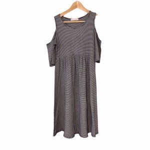 Chris and Carol Cold Shoulder Maternity Dress S